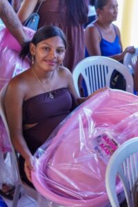 Prefeitura de Timon entrega kits do Projeto Anjinho de Mãe para gestantes no CRAS Vila João Reis