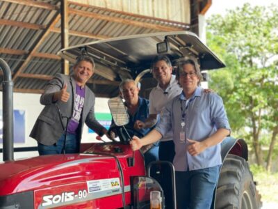 Deputado Márcio Jerry entrega patrulha agrícola para produtores rurais de Carolina