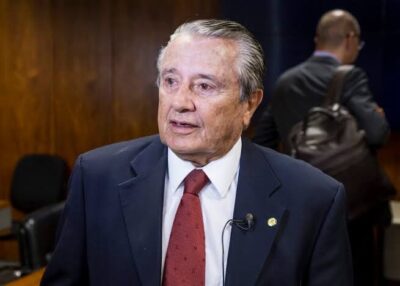 Zé Reinaldo Tavares é internado em estado grave no hospital UDI, em São Luís