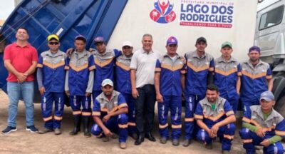 Lago dos Rodrigues celebra o Dia do Gari com entrega de caminhão de lixo e novos equipamentos