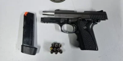 Pistola é encontrada pendurada em provador de loja no Maiobão