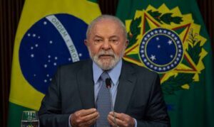 Mobilização da torcida “verde e amarela” em São Paulo pressiona Lula: quase 6 em cada 10 rejeitam o governo