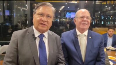 Em Brasília, paralelo ao Encontro de Prefeitos promovido pela Presidência da República, o atual prefeito Jones Braga (à esquerda) e o deputado federal Hildo Rocha (MDB) celebram a premiação Selo Educação para o Município de Nina Rodrigues e exaltam o trabalho do ex-prefeito Raimundo Rodrigues Neto (2017/2024) pela contribuição ao prêmio. Vejam o vídeo: