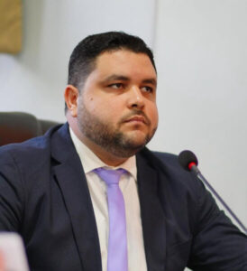 Enquete aponta rejeição à atual legislatura de Pinheiro; Rodrigo Brasil é destaque entre os vereadores