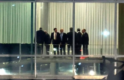 Dino, Xandão e outros ministros do STF ganham apoio de Lula em jantar