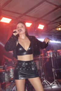 Show de Deusa Marry agita a noite em Barreirinhas