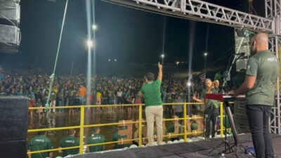 Celebração Calebe reúne multidão em Barreirinhas com Sérgio Saas