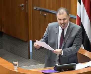 Deputados cobram explicações do Governo sobre um milhão de reais de gastos em viagem para a Europa