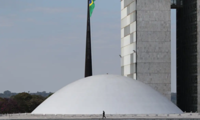 Senado vota eleição a cada 5 anos e mandato maior para parlamentar