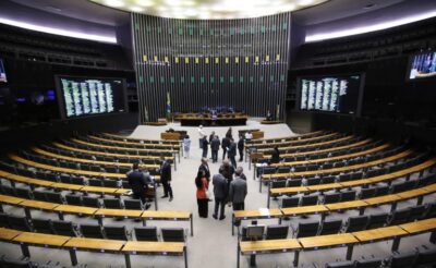 Câmara aprova urgência para proposta que isenta de Imposto de Renda os salários de até R$ 5 mil Fonte: Agência Câmara de Notícias