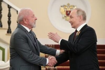 Rússia detona tarifas dos EUA e defende Brasil contra política “neocolonial”