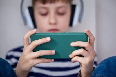 PL propõe multa de até R$ 50 milhões para publicidade em jogos infantis