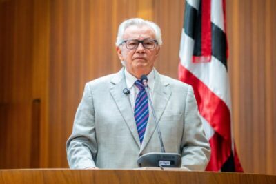 Alema aprova PL que trata da universalização e funcionamento das bibliotecas escolares