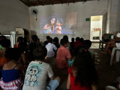 Luz, Câmera, Amor em Ação: uma tarde de cinema, alegria e afeto no Coroadinho
