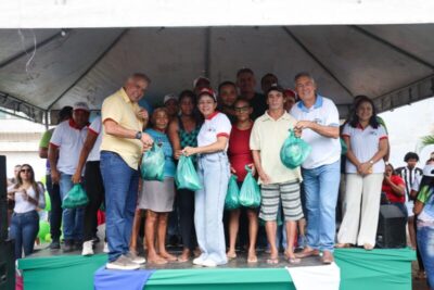 Ação solidária encerra comemorações pelos 268 anos de Viana com entrega de peixe no bairro Citel