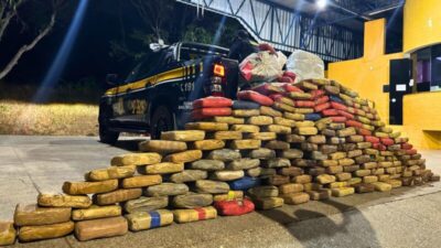 PRF apreende mais de 420 kg de droga escondidos em fundo falso de caminhão