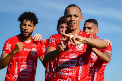 Imperatriz vence fora de casa e garante vantagem para jogo de volta