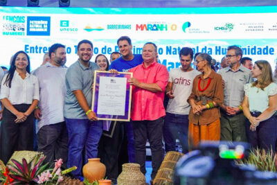Iracema Vale prestigia entrega do certificado da Unesco aos Lençóis