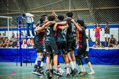 Feriado com decisões no vôlei e no futebol com transmissões do Planeta Esportivo