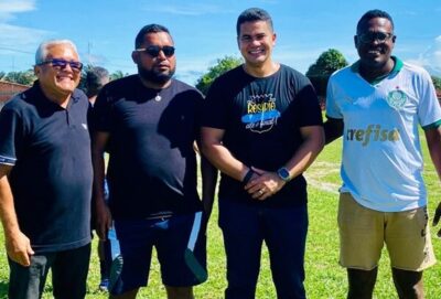 O pré candidato a vereador Pepê ao lado do prefeito Calvet Filho prestigiou a grande final do Campeonato Cinquentão Rosariense de Futebol