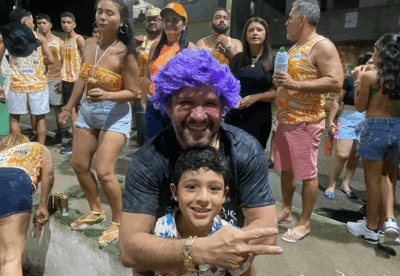 Prefeito Paraíba cai na folia e faz a festa com a população morruense