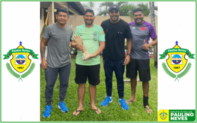Prefeito de Paulino Neves, Raimundo Lídio, recebe visita dos campeões de beach soccer, Datinha e Bobô