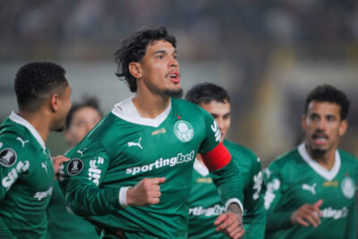Palmeiras está a um passo das quartas de final da Copa Libertadores ao golear Universitario do Peru