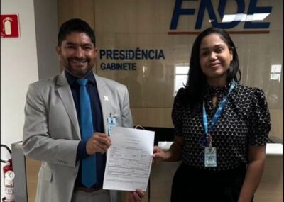 Prefeito de Paulino Neves, Raimundo Lídio, assina o Termo de Compromisso do Novo PAC 2, para aquisição de um Ônibus Escolar