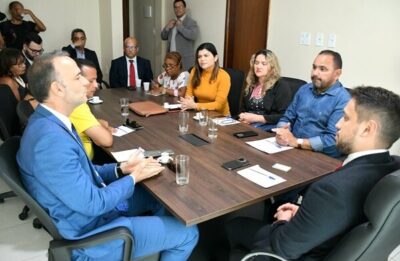 Governo e sindicato firmam acordo para o fim da greve dos professores