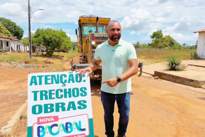 Roberto Costa acompanha obras de estrada do povoado Bom Princípio