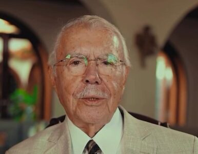 Sarney compara política e literatura a margens de um mesmo rio nas redes sociais