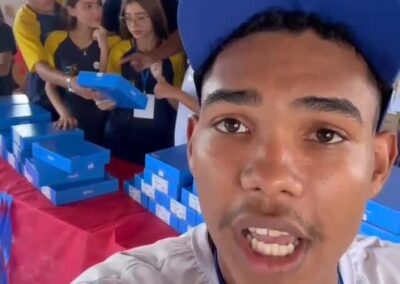 Estudantes da rede estadual recebem tablets nas escolas do Maranhão