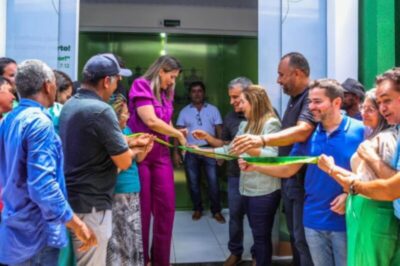 Iracema Vale prestigia inauguração de prédio da Prefeitura e entrega ambulância em São Roberto