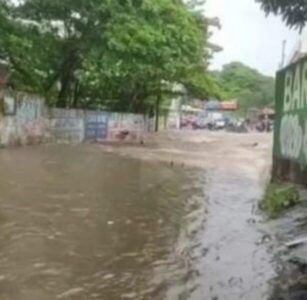 Equipe de resgate dos bombeiros salva pessoas ilhadas durante temporal na grande Ilha