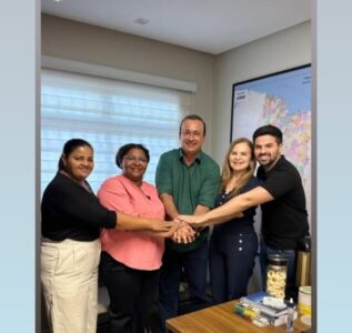 Professora Cici, Maura Jorge , Rui Neto e Vereadora Raimunda do Avião se reuniram com Marcus Brandão.