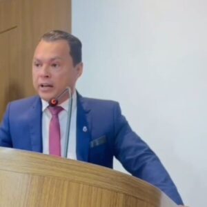 Vídeo: Vereador Junior Nazaré Cobra do Prefeito Eduardo Braide a obra Clínica da Família que se encontra abandonada