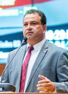 Adelmo Soares afirma que “PCdoB devia entregar os cargos que tem no governo”