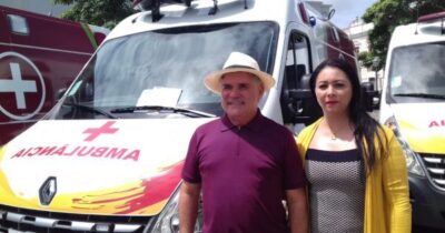 Prefeito Carlinhos Barros recebe ambulância melhorar atendimento…