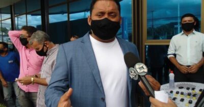 Prefeito Osmar Fonseca de Lago do Junco (MA) recebe kit para o…