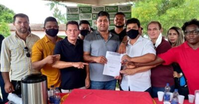 Prefeito Toca Serra leva Asfalto para Zona Rural de Pedro do Rosário