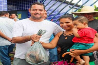 Gestão e compromisso: prefeito de Cajari realiza ação de distribuição de pescado na Sexta-feira Santa