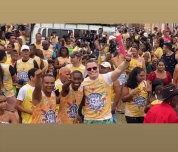 “Pré-candidato Gilmar Pereira e Vereador Charles unem forças em evento épico no carnaval de Peri Mirim”