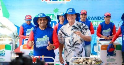 Brandão entrega primeiros carrinhos do Minha Renda Praia a…