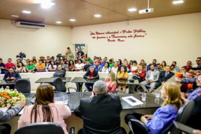 Iracema Vale recebe título de Cidadã Itapecuruense e reitera compromisso com o desenvolvimento do município