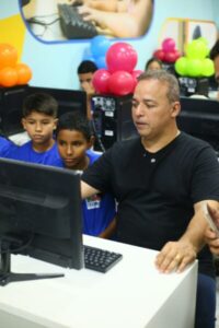 Fred Campos revoluciona educação e inaugura o primeiro Núcleo Tecnológico de Paço do Lumiar.