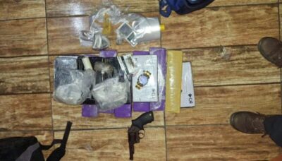 Suspeito é preso com arma e drogas escondidas sob alicerce de casa em Pedreiras