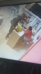 Homem encontra cartão em Santo Amaro, faz compras e é procurado pela vítima