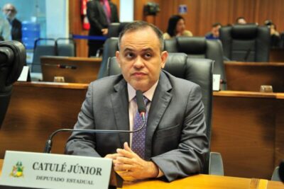 Desgaste da oposição é efeito do corte de privilégios, diz Catulé Jr.