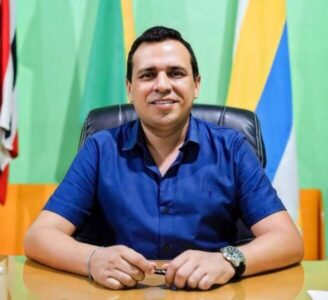 Prefeito que foi alvo da PF tem mandato cassado