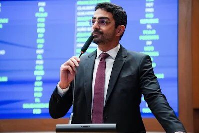 Florêncio Neto rebate críticas da oposição ao programa Tô Conectado do governo do Estado